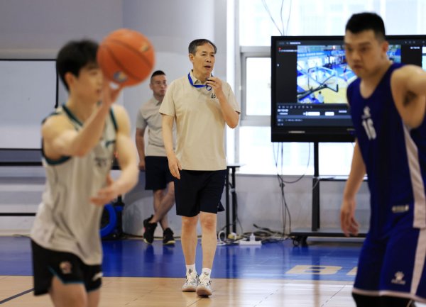元富投资 北京男篮主教练许利民：把全运会每场比赛打好